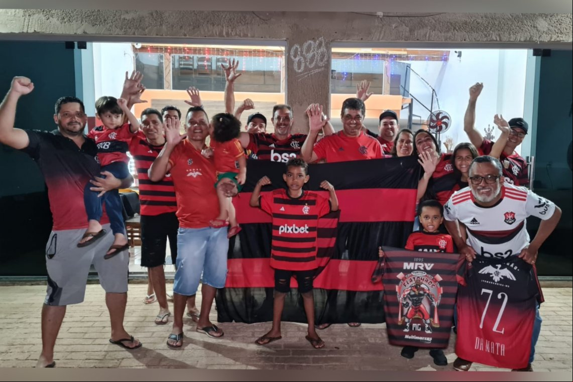Torcida do Flamengo comemora penta campeonato da Copa do Brasil em Itamarandiba após vencer Atlético-MG por 1 a 0 na Arena MRV