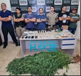 Polícia Militar apreende drogas e armas no bairro São Geraldo, em Itamarandiba, incluindo pistola utilizada pelo Exército Israelense.